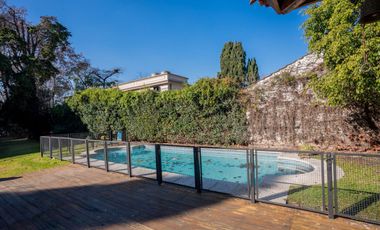 Casa 7 ambs. Parque y piscina. Escucha ofertas