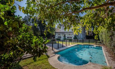 Casa 7 ambs. Parque y piscina. Escucha ofertas