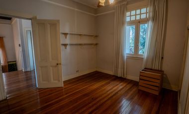 Casa 7 ambs. Parque y piscina. Escucha ofertas