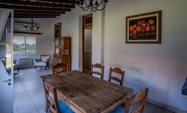 Casa 7 ambs. Parque y piscina. Escucha ofertas