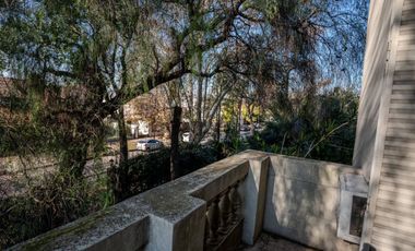 Casa 7 ambs. Parque y piscina. Escucha ofertas