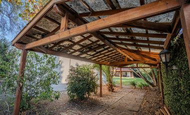 Casa 7 ambs. Parque y piscina. Escucha ofertas