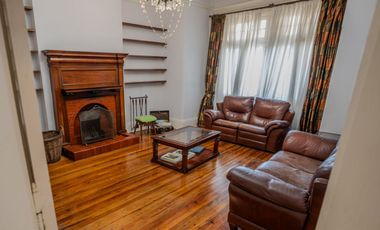 Casa 7 ambs. Parque y piscina. Escucha ofertas