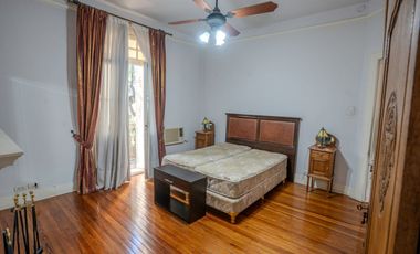 Casa 7 ambs. Parque y piscina. Escucha ofertas