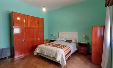 CASA MULTIFAMILIAR CON COCHERA CUBIERTA
