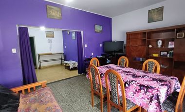 CASA MULTIFAMILIAR CON COCHERA CUBIERTA