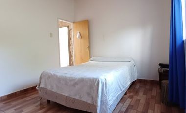 CASA MULTIFAMILIAR CON COCHERA CUBIERTA