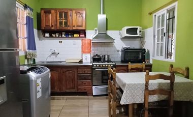 CASA MULTIFAMILIAR CON COCHERA CUBIERTA