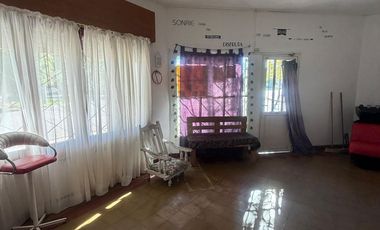 CASA EN VENTA EN TRENQUE LAUQUEN CON LOCAL
