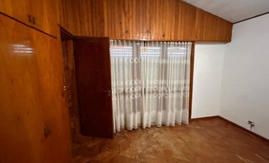 Importante casa de 2 plantas
