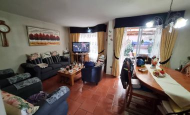VENTA DE LINDA Y AMPLIA CASA EN VALLE LO CAMPINO