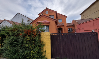 VENTA DE LINDA Y AMPLIA CASA EN VALLE LO CAMPINO