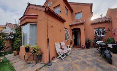 VENTA DE LINDA Y AMPLIA CASA EN VALLE LO CAMPINO