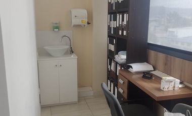 ARRIENDO OFICINA IDEAL CENTRO MEDICO
