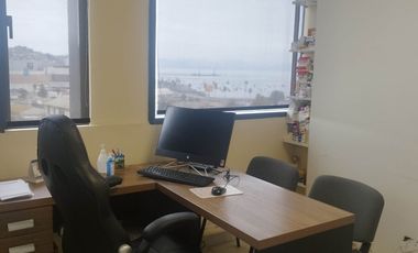 ARRIENDO OFICINA IDEAL CENTRO MEDICO