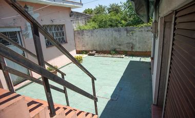 VENTA CASA 3 AMBIENTES EN MONTE GRANDE OPORTUNIDAD
