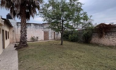 Se vende casa interna en Juan del Campillo 3149