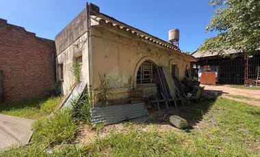 VENTA DE 3 GALPONES CON CASA SOBRE RUTA 11