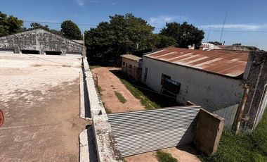 VENTA DE 3 GALPONES CON CASA SOBRE RUTA 11