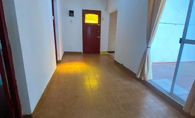 Departamento Tipo Casa en alquiler en Lanus Este