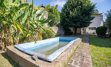 VENTA CASA EN BLOCK COMPUESTA POR DOS U. BANFIELD
