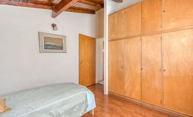VENTA CASA EN BLOCK COMPUESTA POR DOS U. BANFIELD