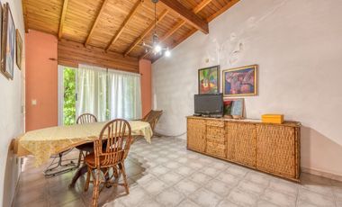 VENTA CASA EN BLOCK COMPUESTA POR DOS U. BANFIELD