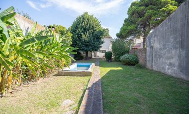 VENTA CASA EN BLOCK COMPUESTA POR DOS U. BANFIELD