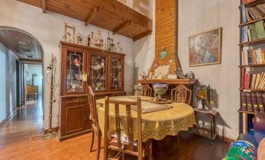 VENTA CASA EN BLOCK COMPUESTA POR DOS U. BANFIELD
