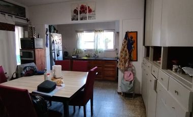 Casa en venta 3 dormitorios en centro de Tunuyán