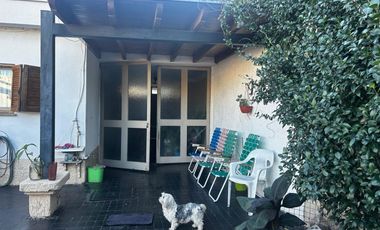 Casa en venta 3 dormitorios en centro de Tunuyán