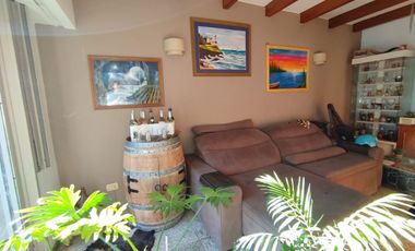 Casa en venta 3 dormitorios en centro de Tunuyán