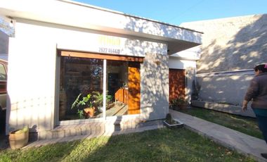 Casa en venta 3 dormitorios en centro de Tunuyán