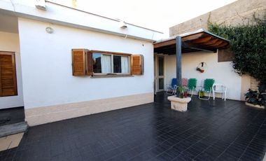 Casa en venta 3 dormitorios en centro de Tunuyán
