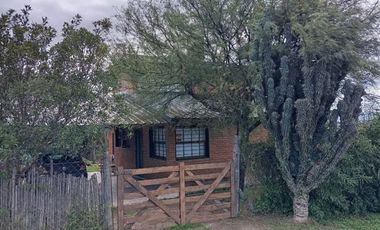 TRES DORMITORIOS CASA EN TANTI SE VENDE