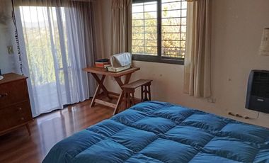TRES DORMITORIOS CASA EN TANTI SE VENDE