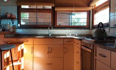 TRES DORMITORIOS CASA EN TANTI SE VENDE