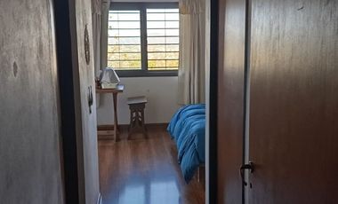 TRES DORMITORIOS CASA EN TANTI SE VENDE
