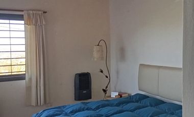 TRES DORMITORIOS CASA EN TANTI SE VENDE