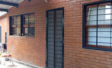 TRES DORMITORIOS CASA EN TANTI SE VENDE
