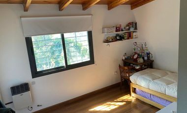 TRES DORMITORIOS CASA EN TANTI SE VENDE