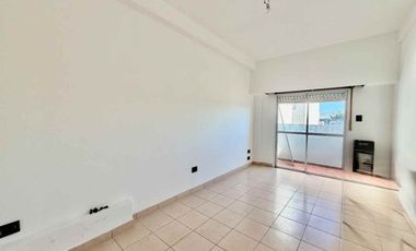 ALQUILER PH 2 AMB RAMOS MEJIA CON PATIO  Y BALCON