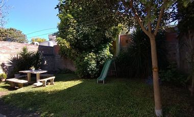 VENTA CASA DE 2 DORMI EN GRANADERO BAIGORRIA