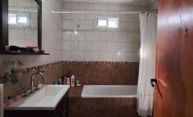 VENTA CASA DE 2 DORMI EN GRANADERO BAIGORRIA