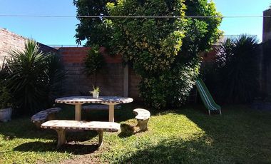 VENTA CASA DE 2 DORMI EN GRANADERO BAIGORRIA