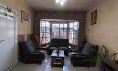 VENTA CASA DE 2 DORMI EN GRANADERO BAIGORRIA