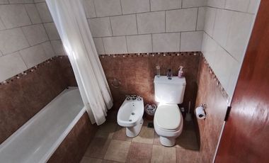VENTA CASA DE 2 DORMI EN GRANADERO BAIGORRIA