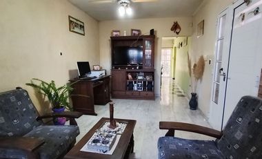 VENTA CASA DE 2 DORMI EN GRANADERO BAIGORRIA