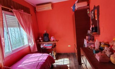 VENTA CASA DE 2 DORMI EN GRANADERO BAIGORRIA