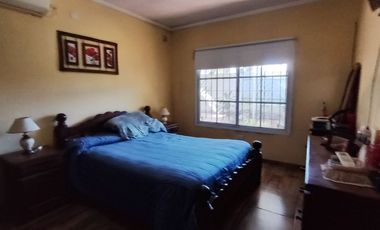 VENTA CASA DE 2 DORMI EN GRANADERO BAIGORRIA